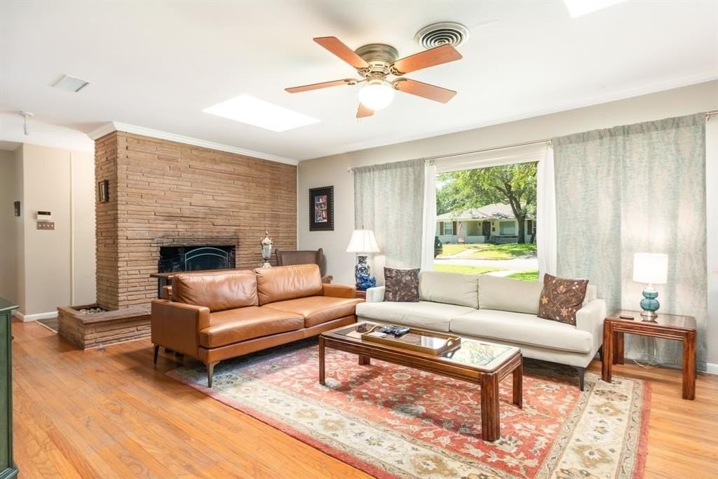 6803 Blessing Dr - Photo 3 of 18