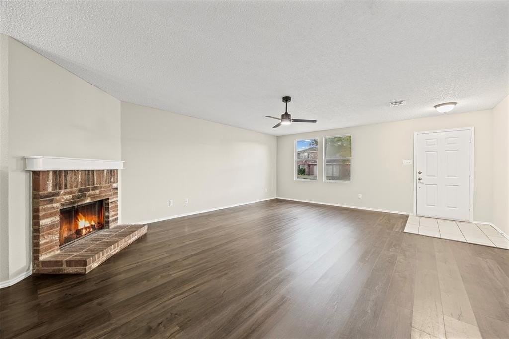 8409 Redheart St - Photo 7 of 26