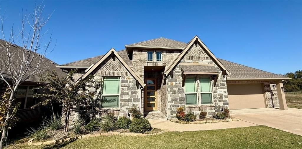 218 Oakcrest Dr - Photo 2 of 33