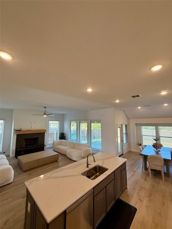 218 Oakcrest Dr - Photo 6 of 33