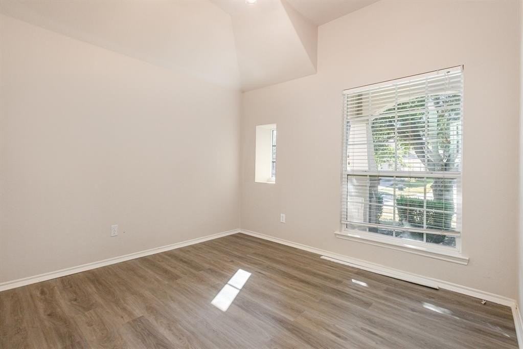 9732 Hedge Bell Dr - Photo 5 of 24