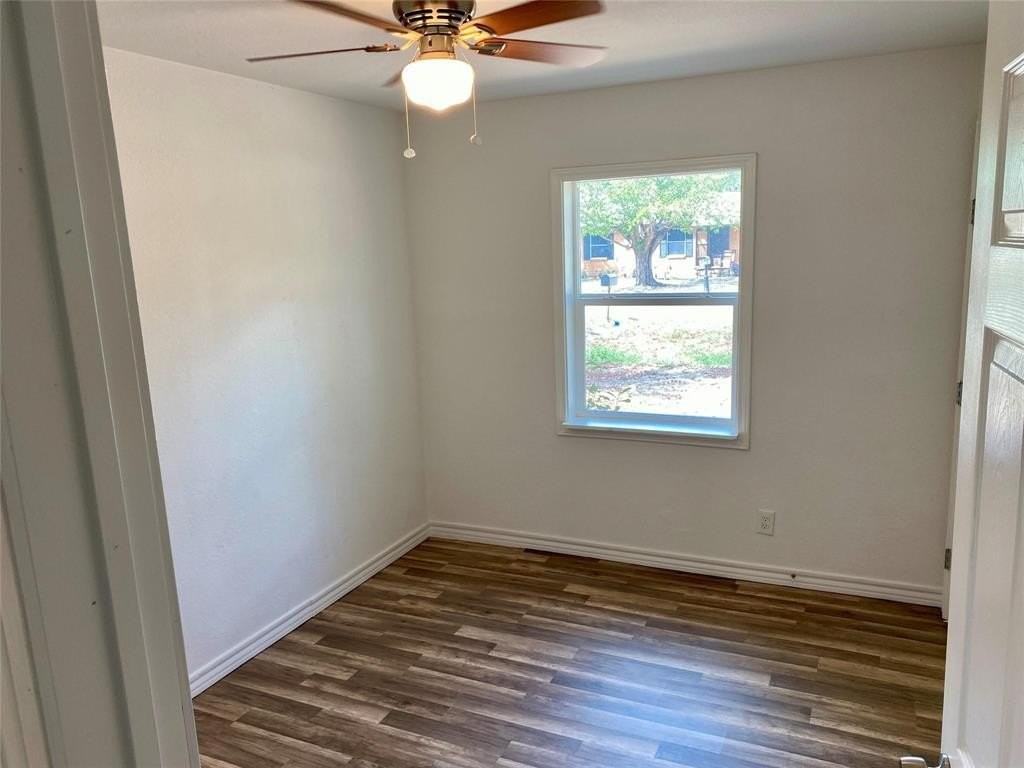 100 Burl St - Photo 7 of 16