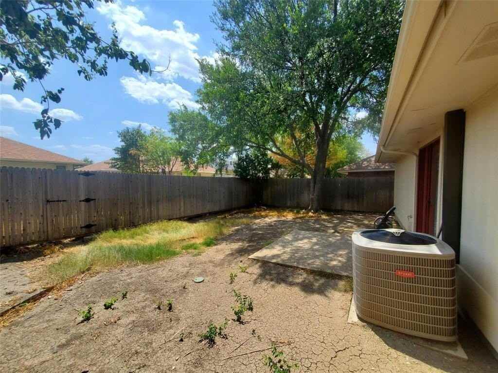 2022 Chalfont Dr - Photo 5 of 19