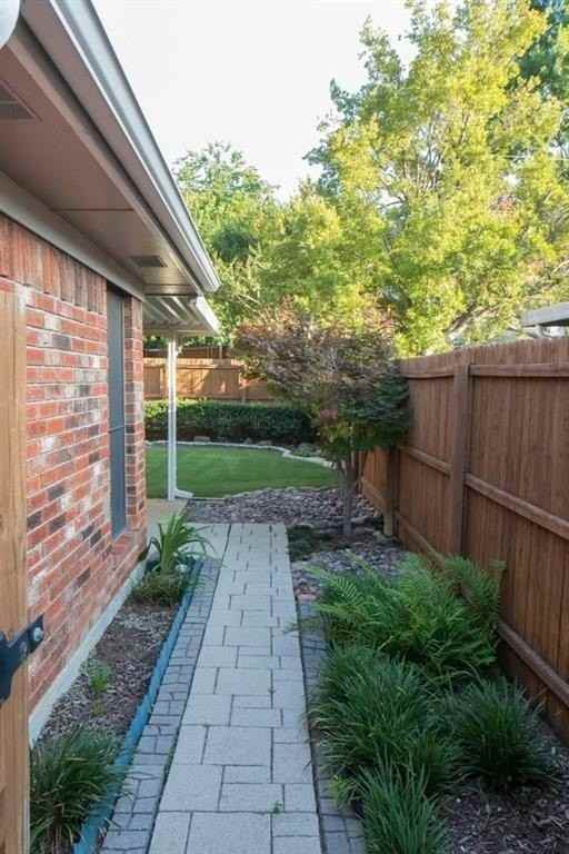 557 Grace Lane - Photo 3 of 22