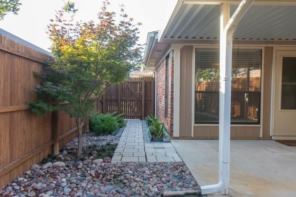 557 Grace Lane - Photo 4 of 22