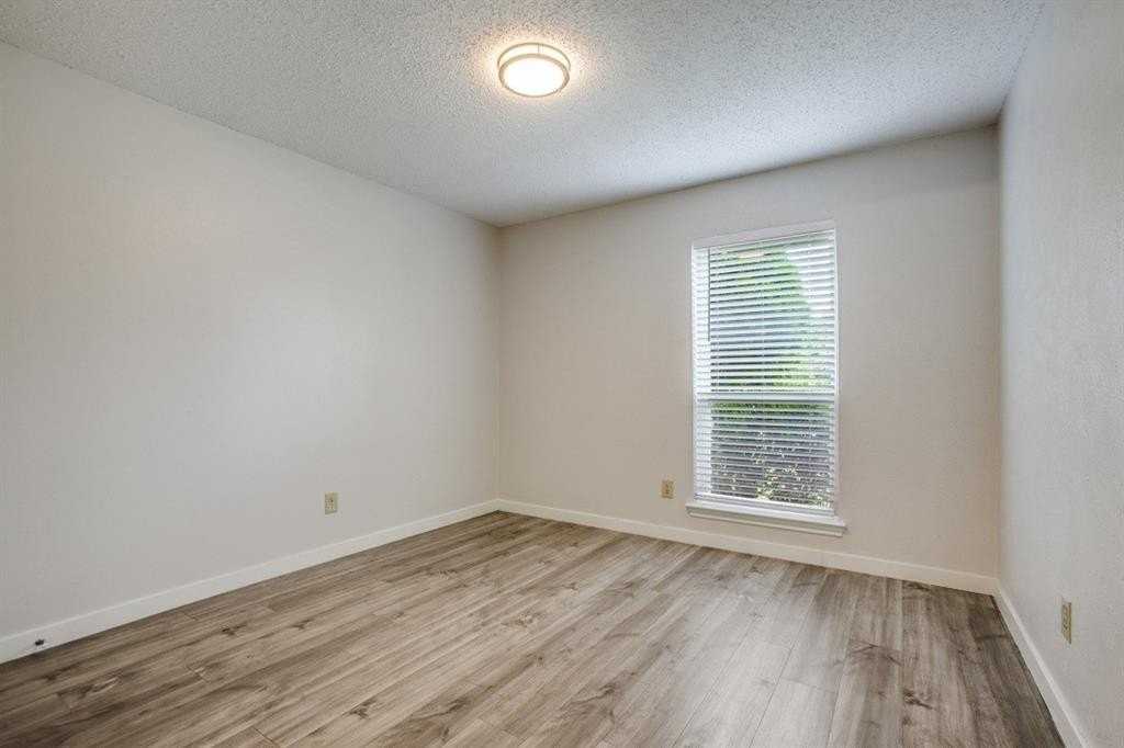 1908 Clemson Dr - Photo 4 of 15