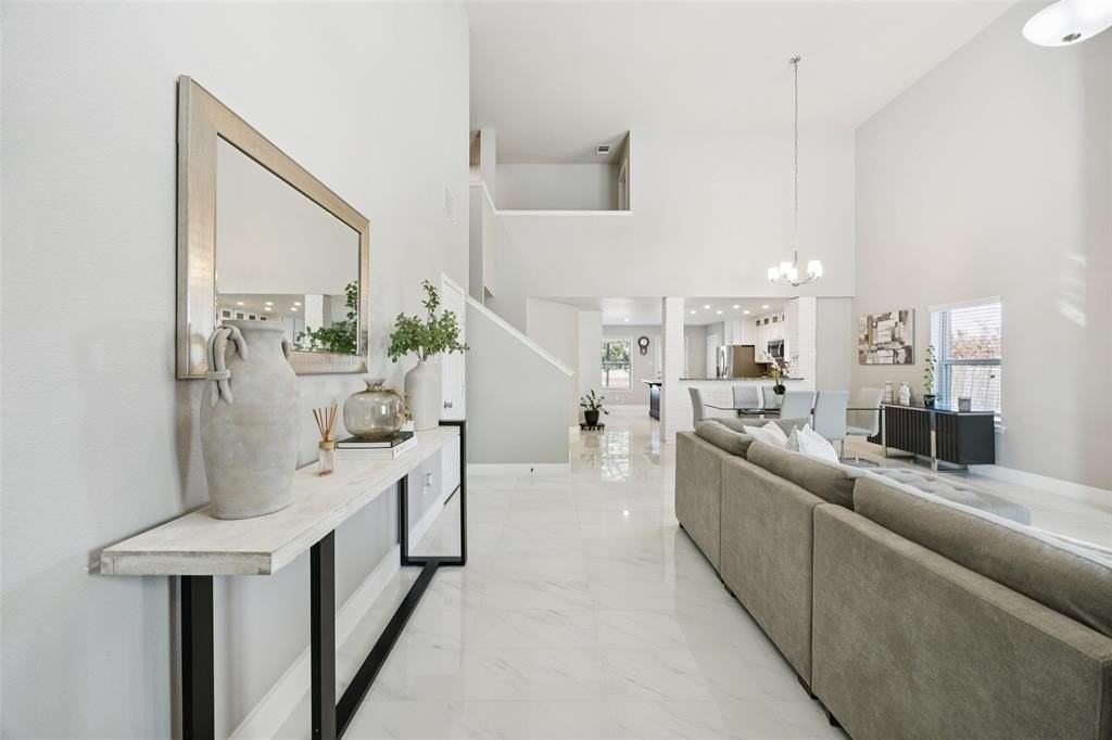 796 Platinum Dr - Photo 2 of 26