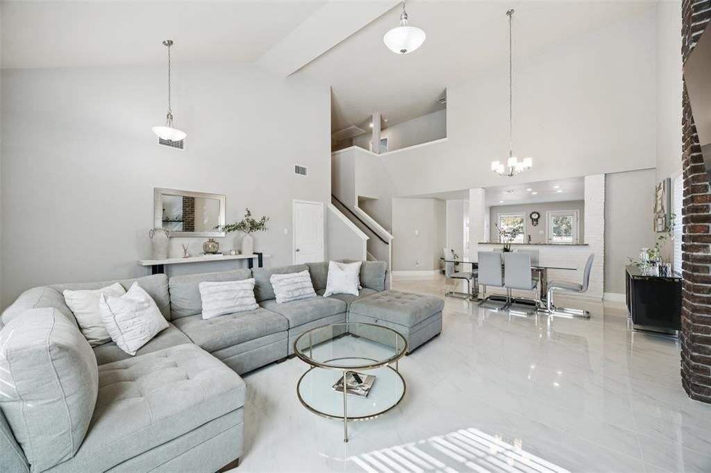 796 Platinum Dr - Photo 3 of 26