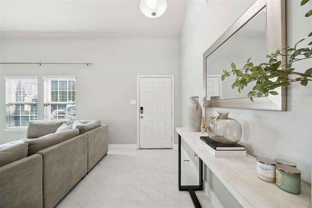 796 Platinum Dr - Photo 4 of 26