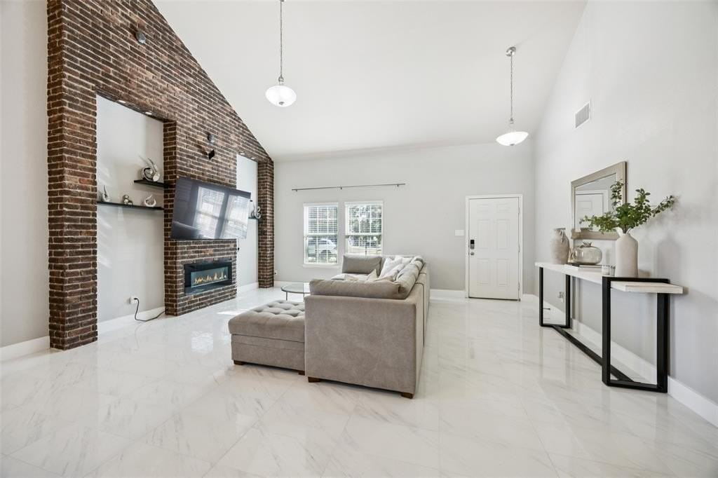 796 Platinum Dr - Photo 5 of 26