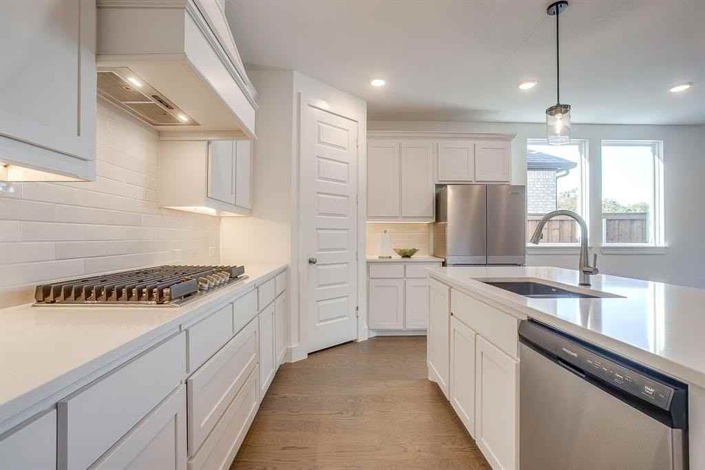 9205 Cooper Ct - Photo 5 of 32