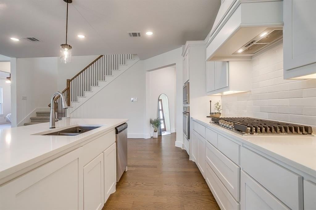 9205 Cooper Ct - Photo 7 of 32