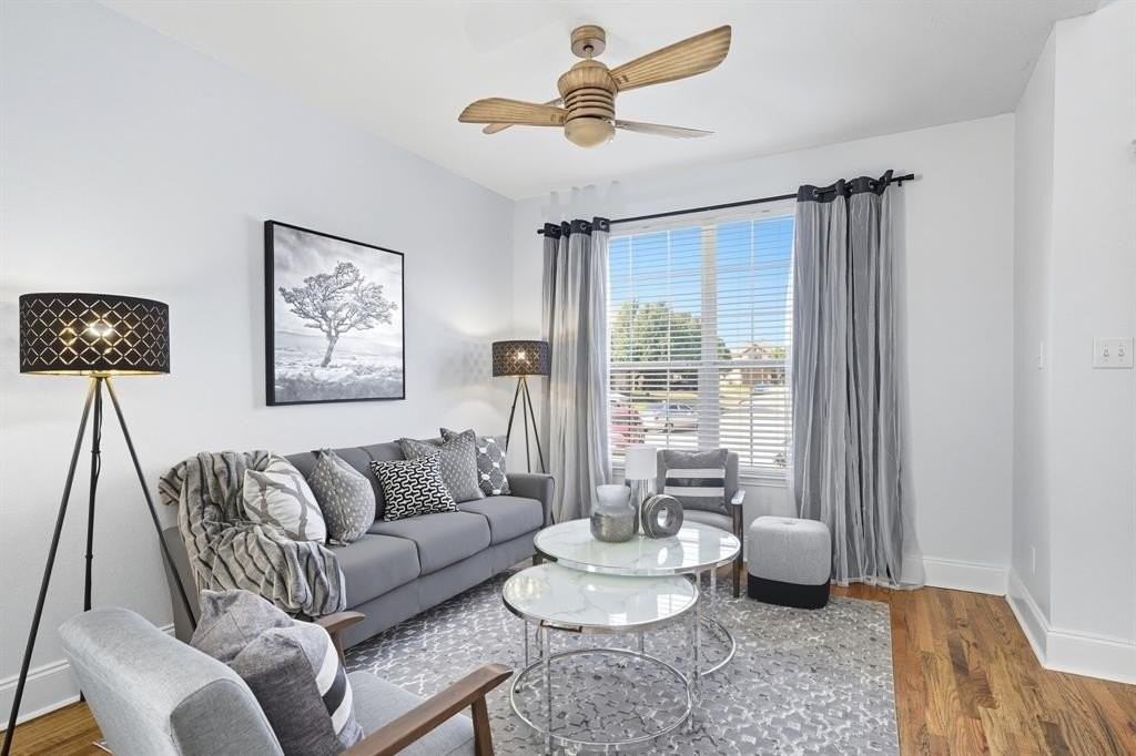 529 Roundrock Ln - Photo 2 of 31