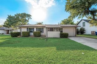 2403 Briarwood Ln - Photo 1 of 1