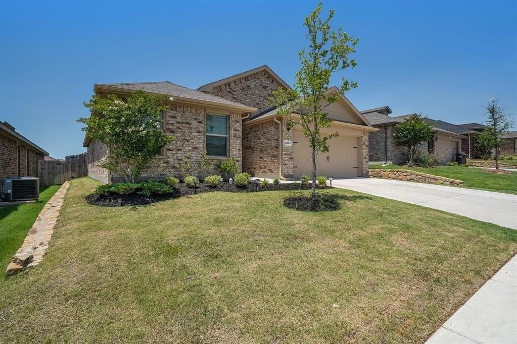 9233 Herringbone Dr - Photo 5 of 27