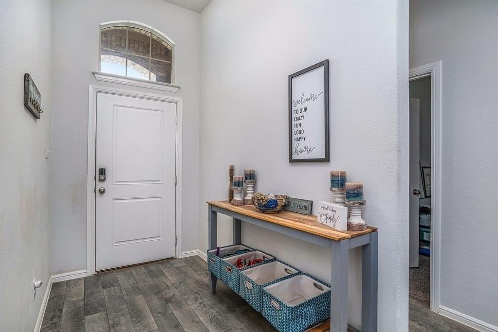 9233 Herringbone Dr - Photo 6 of 27