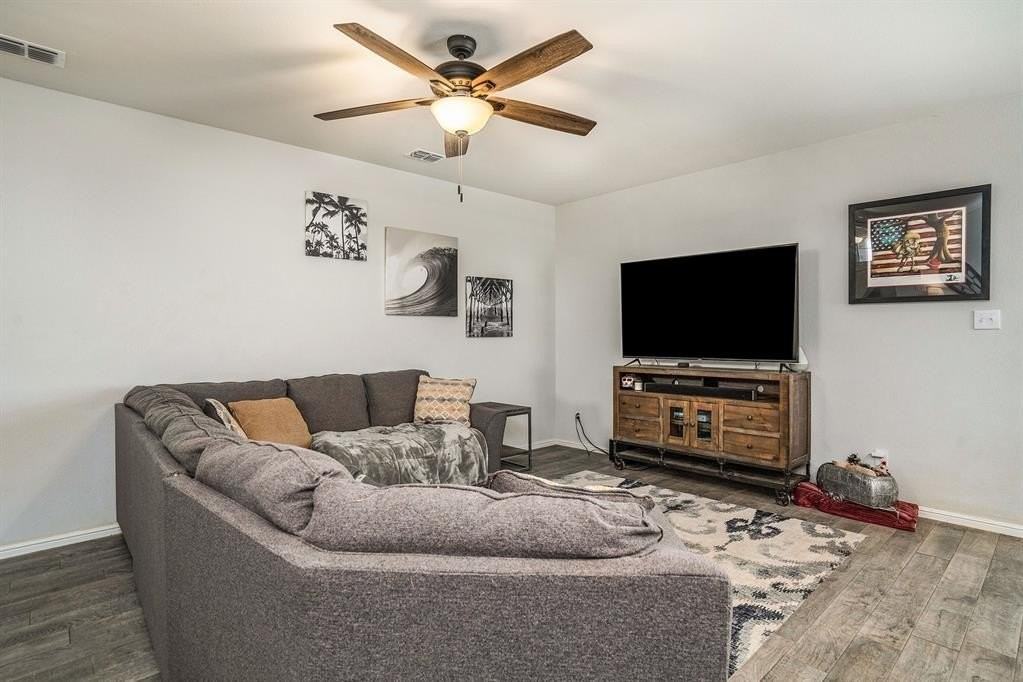 9233 Herringbone Dr - Photo 7 of 27