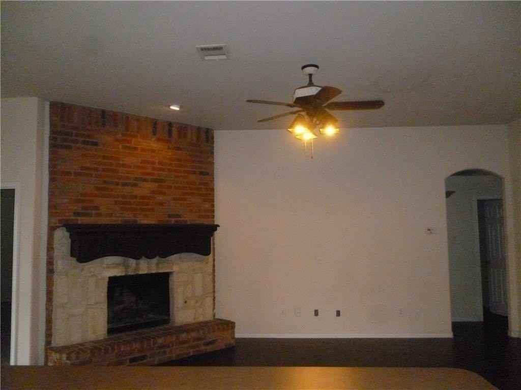 7801 Silverado Trl - Photo 2 of 9