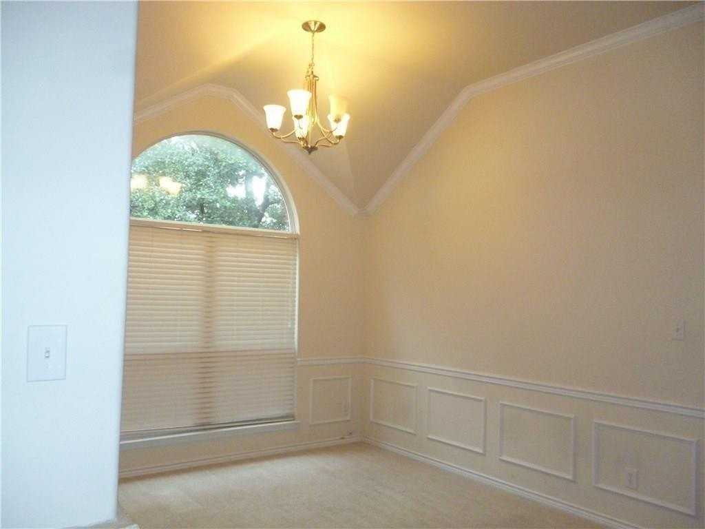 7801 Silverado Trl - Photo 3 of 9