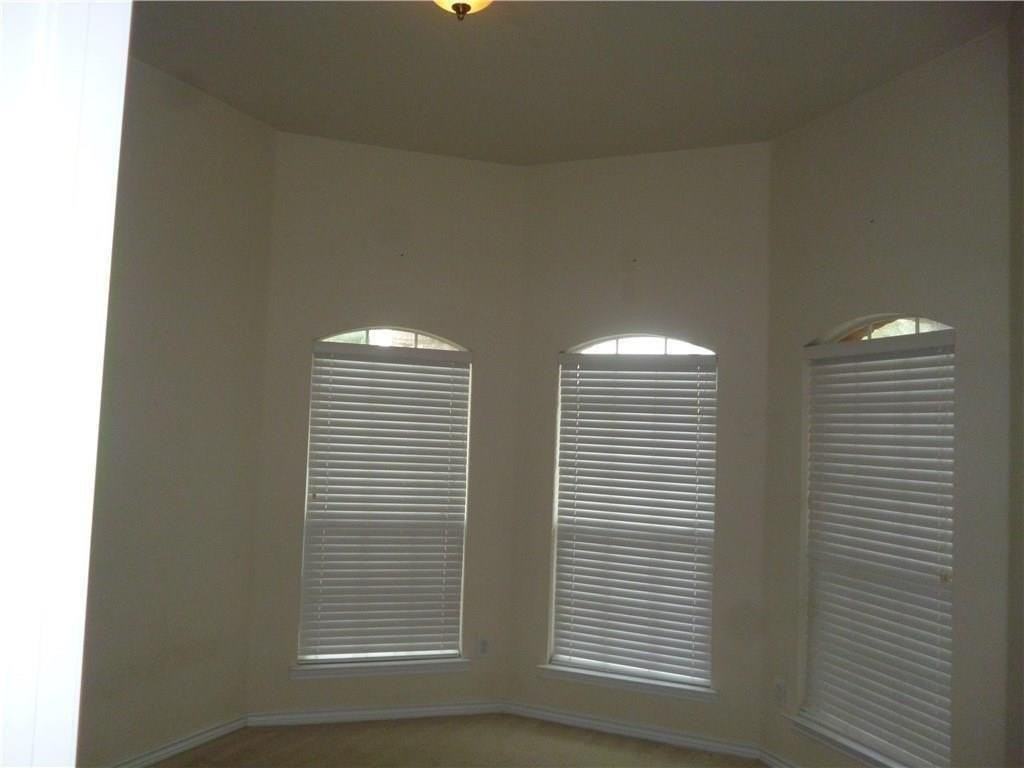 7801 Silverado Trl - Photo 5 of 9