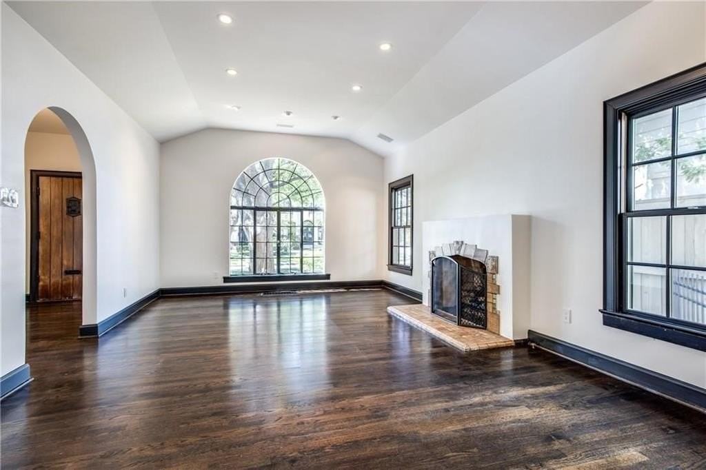 4500 Belfort Ave - Photo 7 of 27