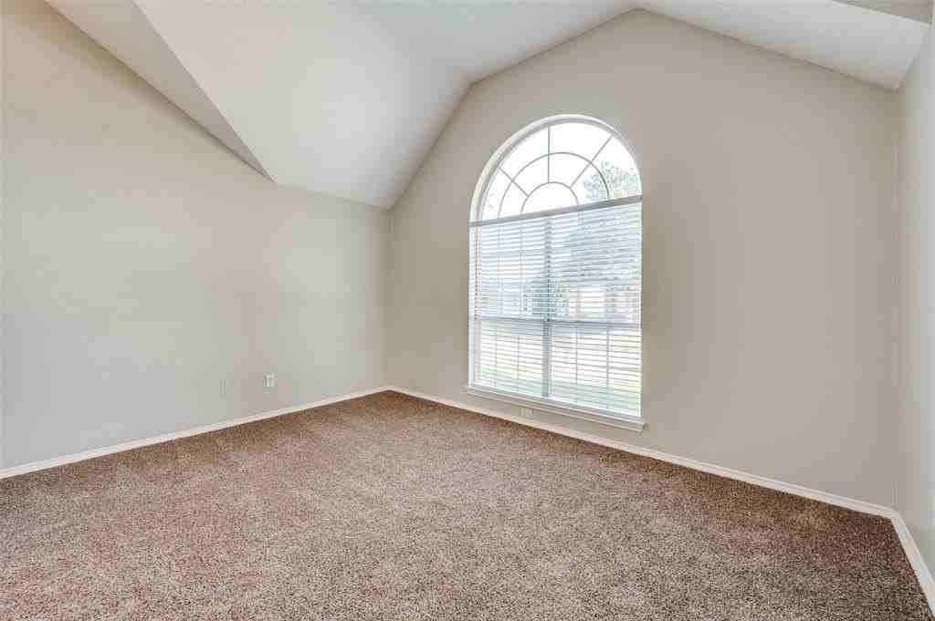 10101 Concord Dr - Photo 6 of 12