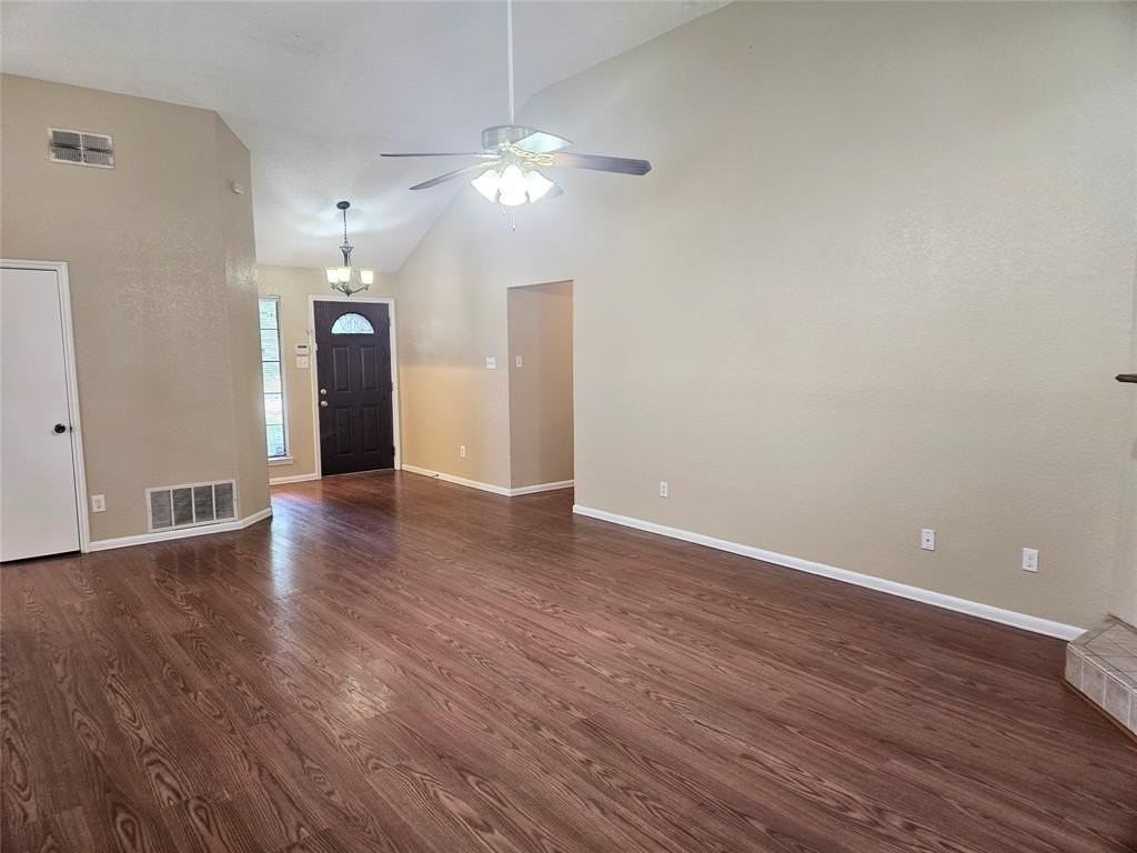 3201 Fairmeadows Ln - Photo 3 of 22