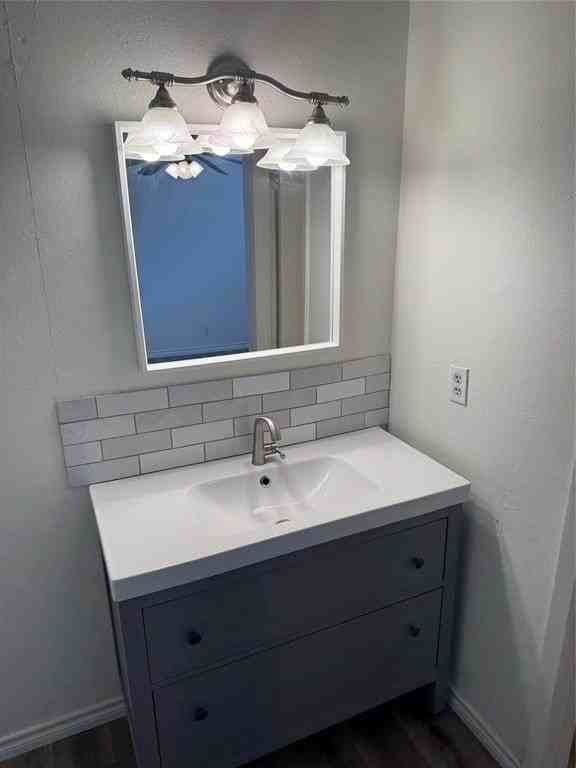 806 W Sycamore St #1 - Photo 6 of 6