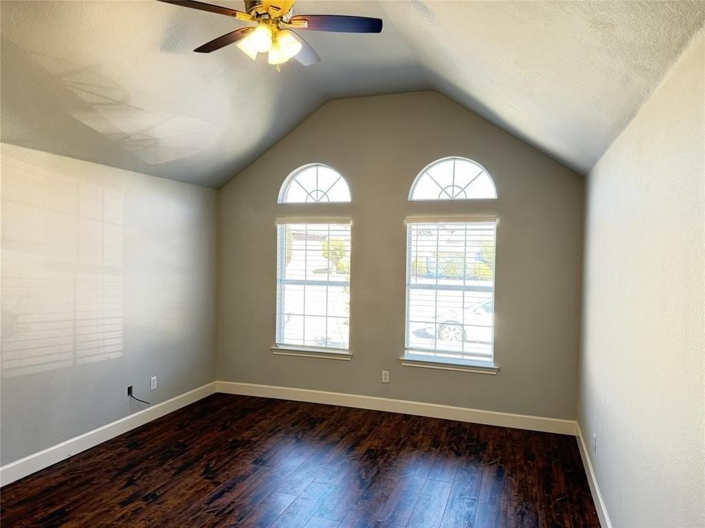 6301 Calloway Dr - Photo 3 of 13