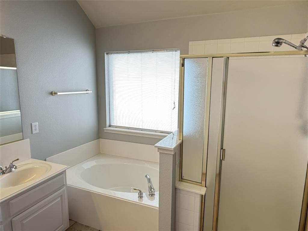 6301 Calloway Dr - Photo 4 of 13