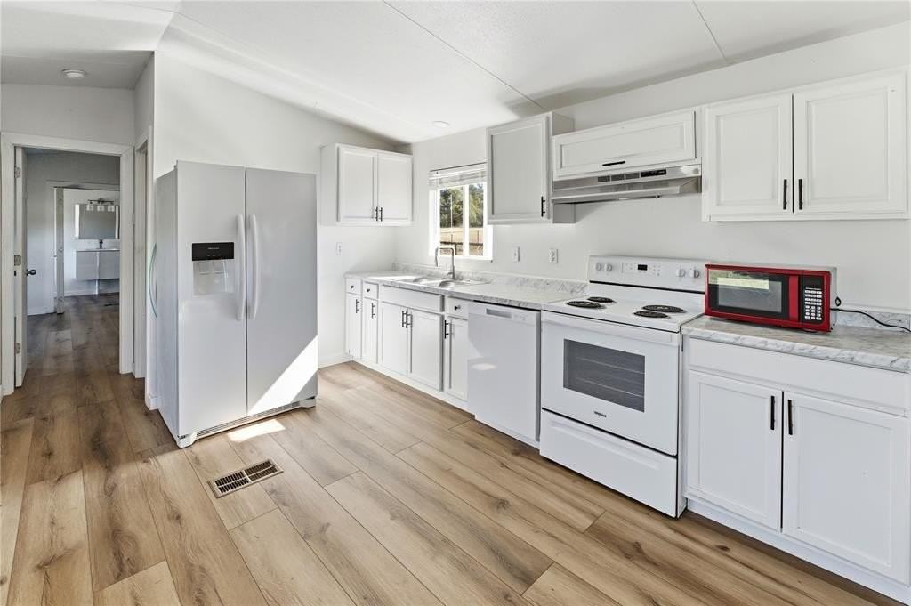 3997 County Road 3190 - Photo 5 of 15