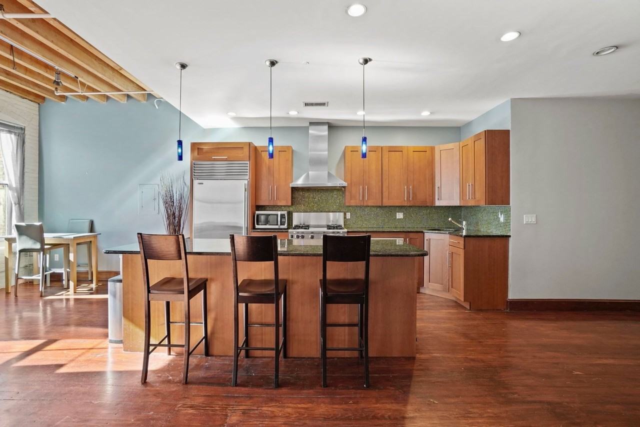 96 South St #3 - Photo 3 of 8