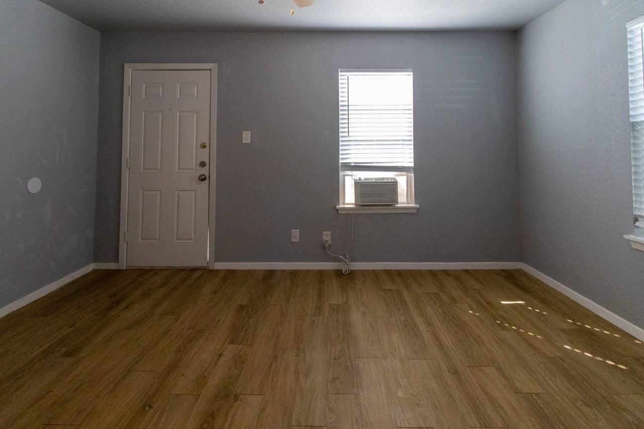 118 W Avenue A - Photo 7 of 11