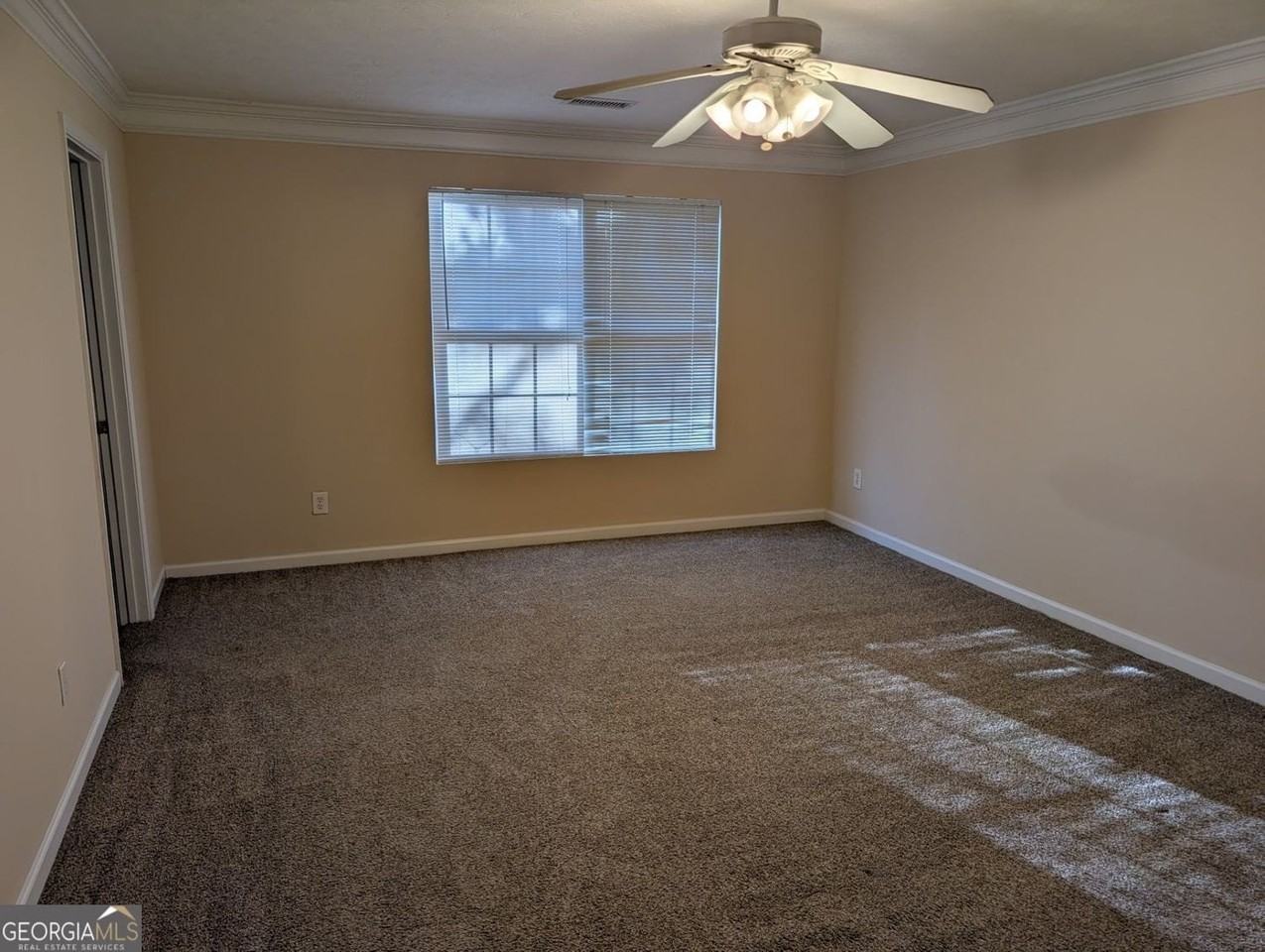 144 Governor Ln - Photo 5 of 8