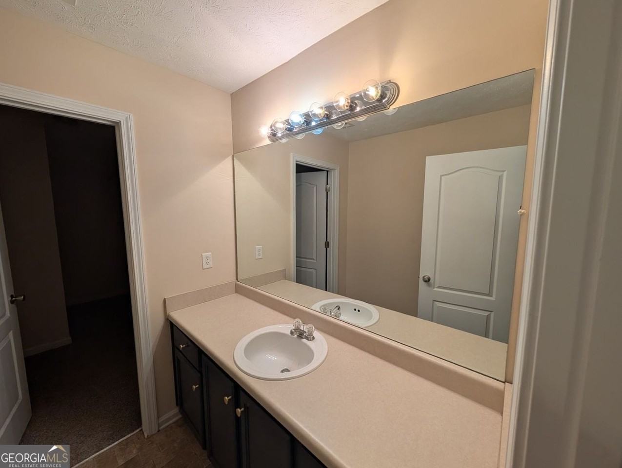 144 Governor Ln - Photo 6 of 8