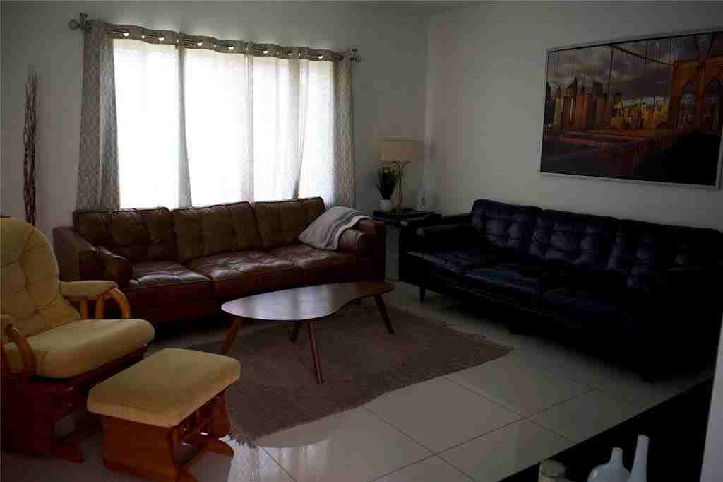 11150 Peachtree Dr - Photo 3 of 27