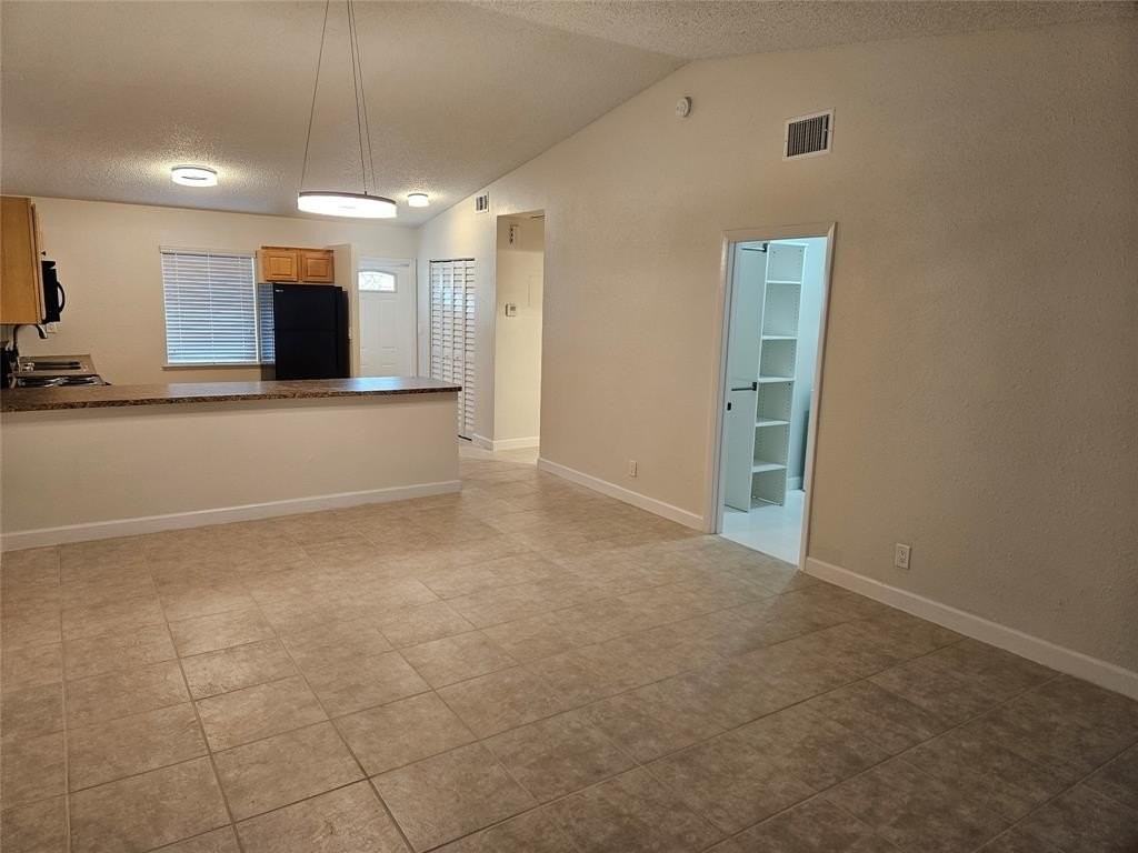 4729 Nw 4th Ter - Photo 4 of 26