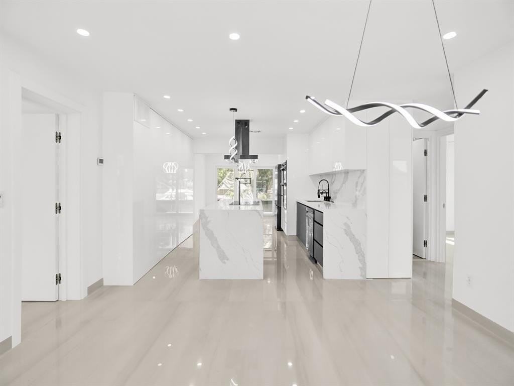 4530 Sw 34th Dr - Photo 2 of 29