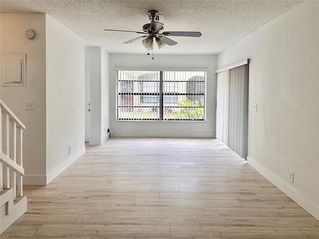 2580 Coral Springs Dr - Photo 4 of 30