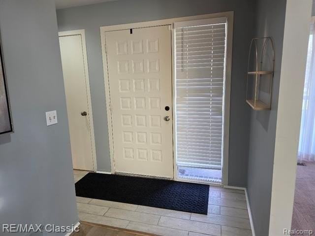 1806 S Hill Blvd - Photo 5 of 32