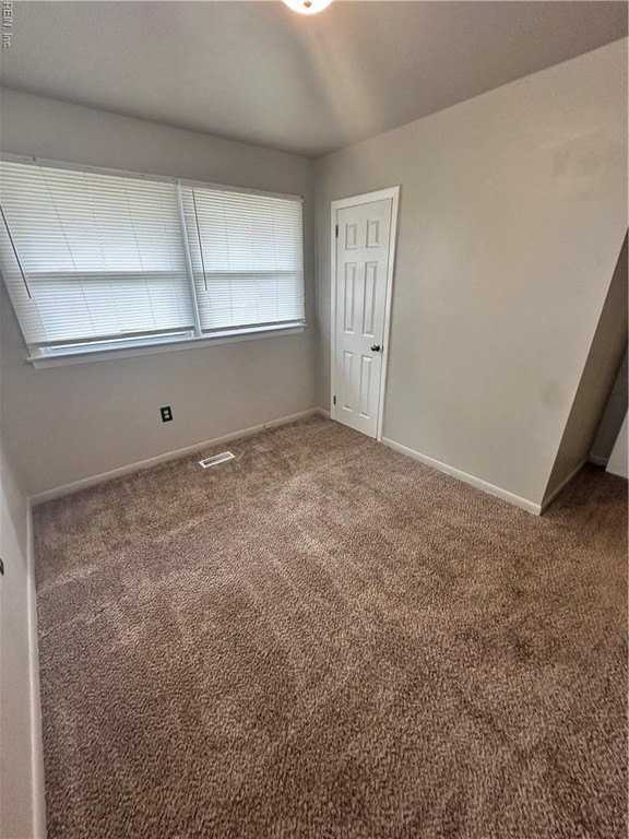 717 73rd St - Photo 6 of 18