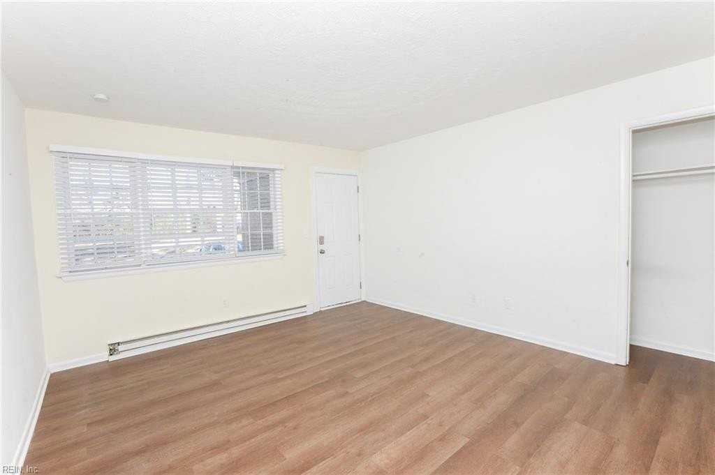 2127 Chesapeake Dr #4A - Photo 2 of 12