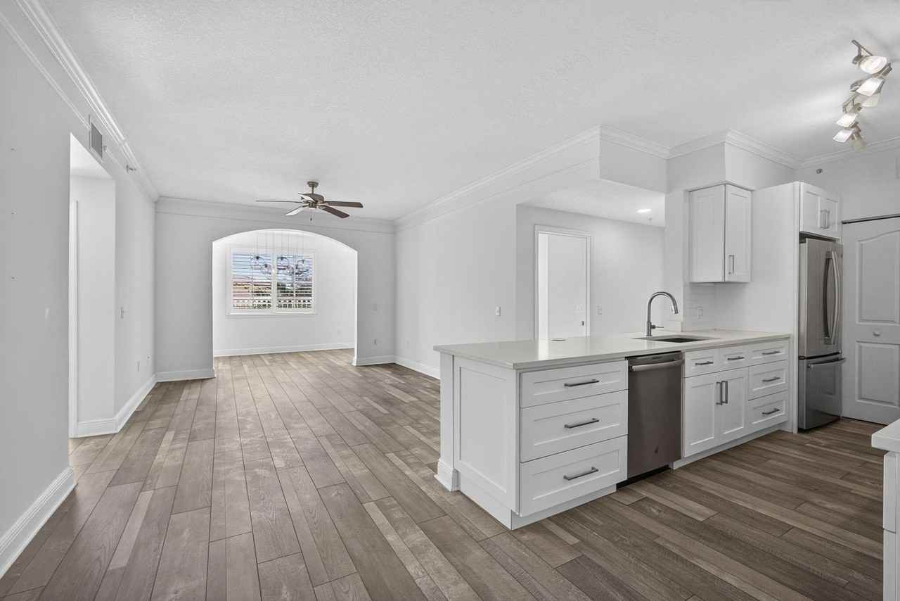 5301 Myrtlewood Cir E