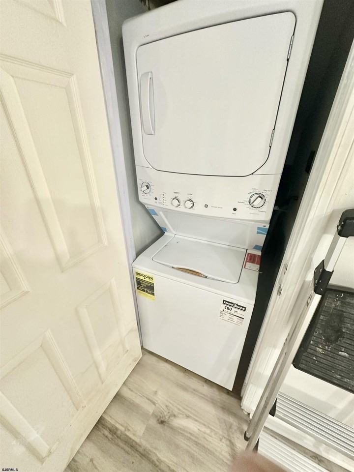 6 Theresa Ct - Photo 7 of 9