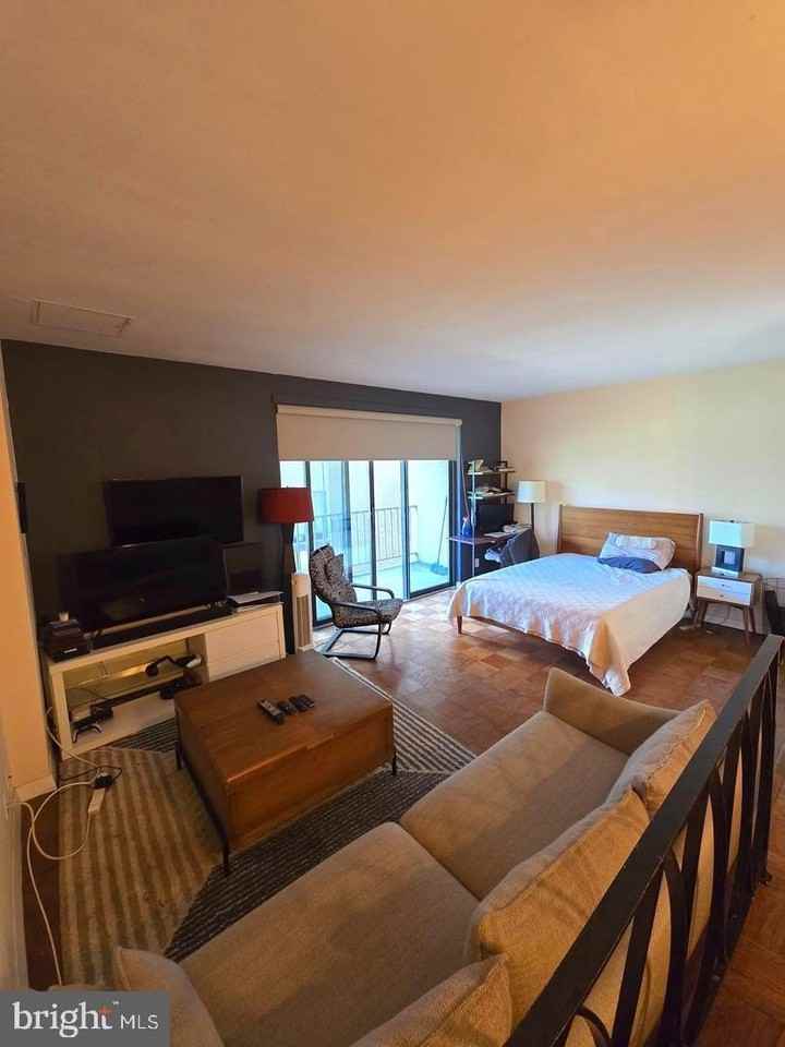 2201 L Street Northwest #820 - Photo 2 of 7