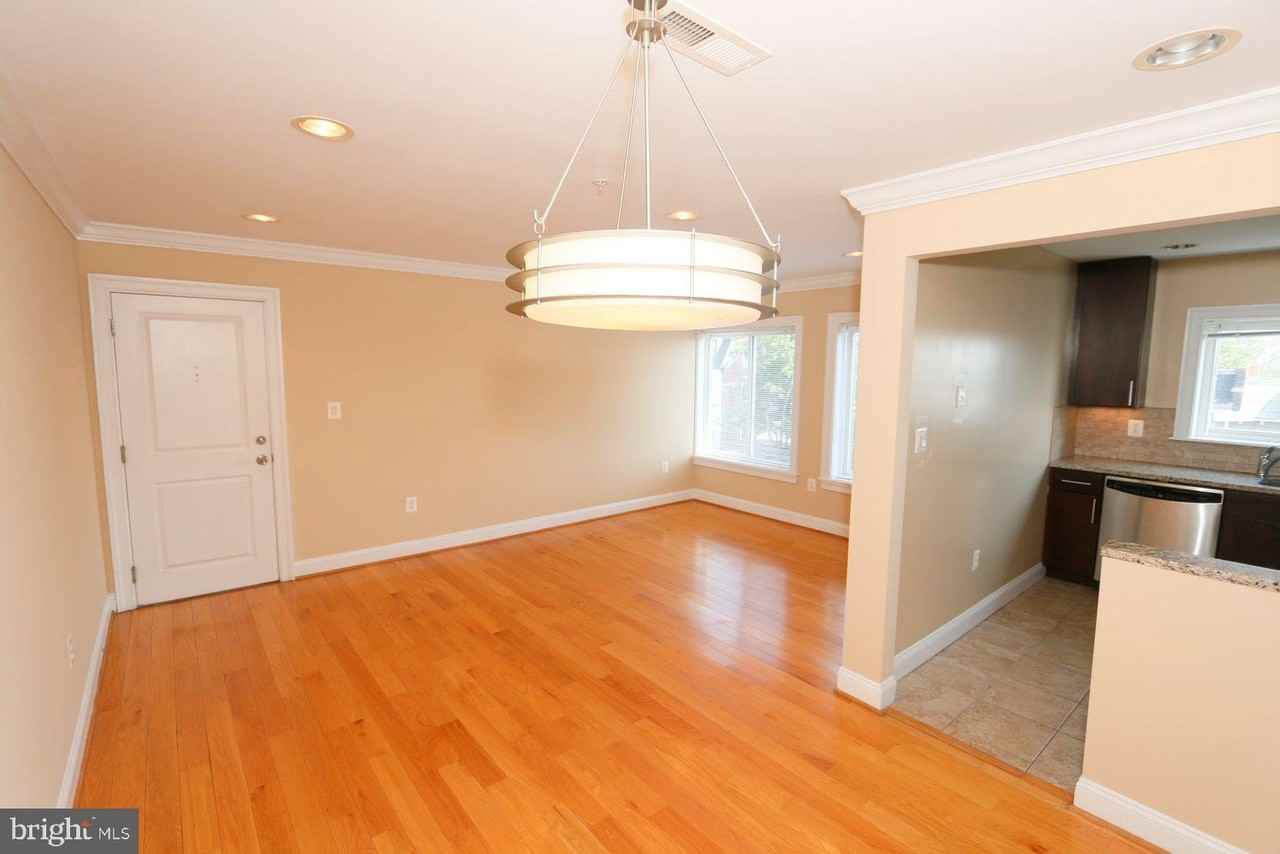 1901 Lincoln Rd Ne Apt 303 #303 - Photo 4 of 15