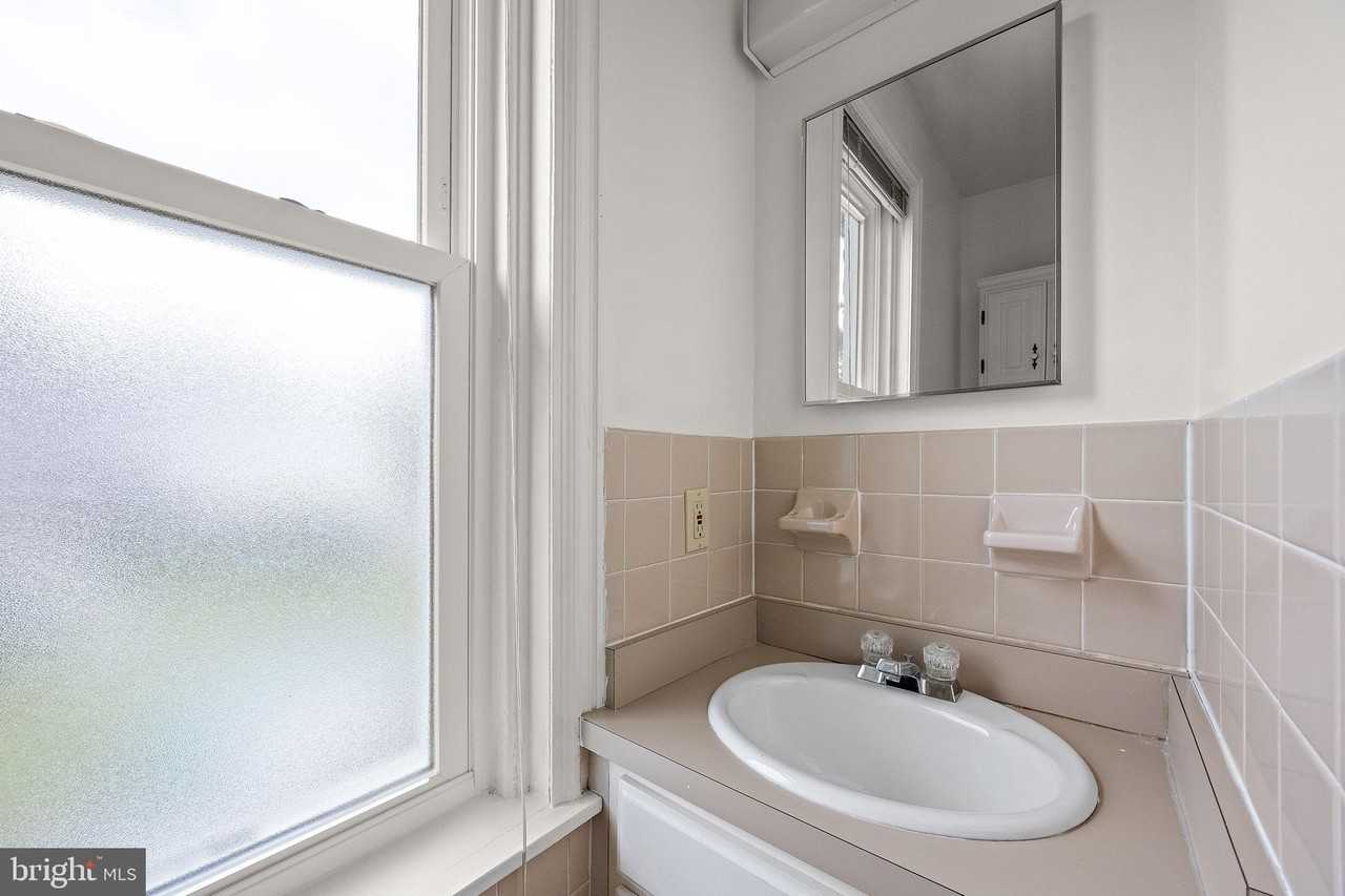 409 West 20th Street #2 - Photo 7 of 14