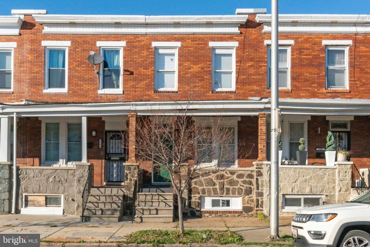 2806 Ashland Ave - Photo 2 of 31