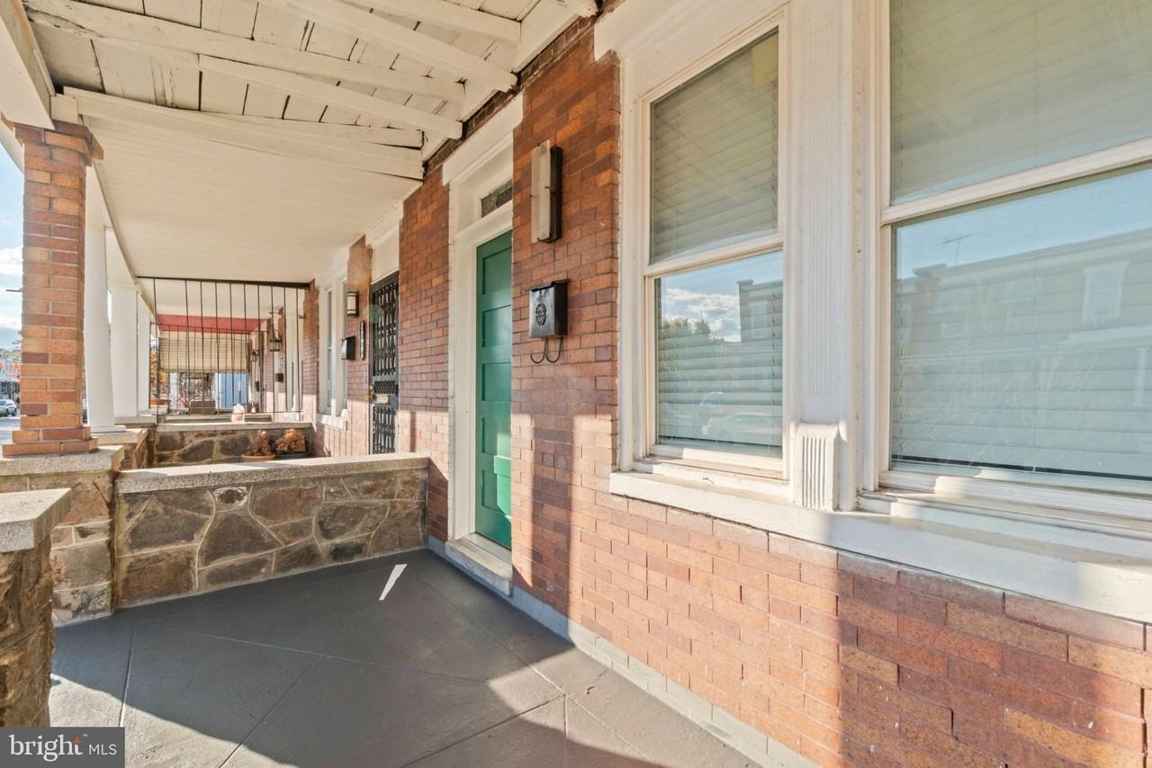 2806 Ashland Ave - Photo 4 of 31