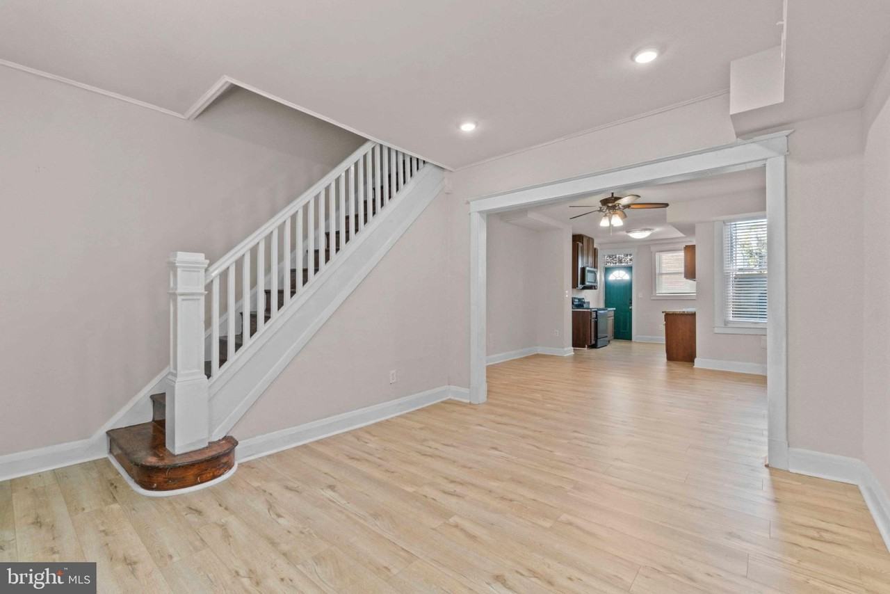 2806 Ashland Ave - Photo 5 of 31